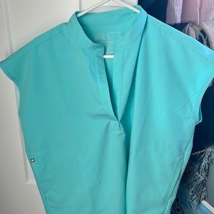 Figs small scrub top light aqua